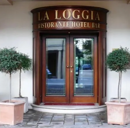 Отель La Loggia 3*
