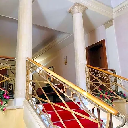 La Loggia 3* Местрино