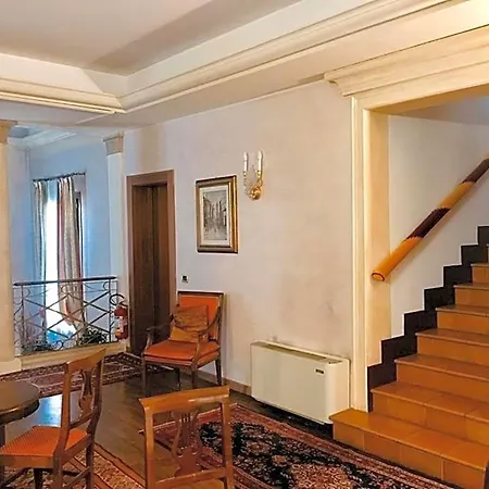 La Loggia Отель Местрино