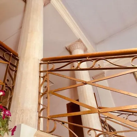 Отель La Loggia Местрино